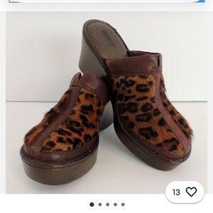 NWOT Born Fur Leopard Clogs